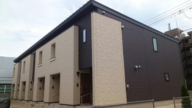 稲城市東長沼のアパート