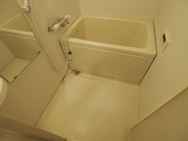 グローリオシェルト池袋本町の浴室