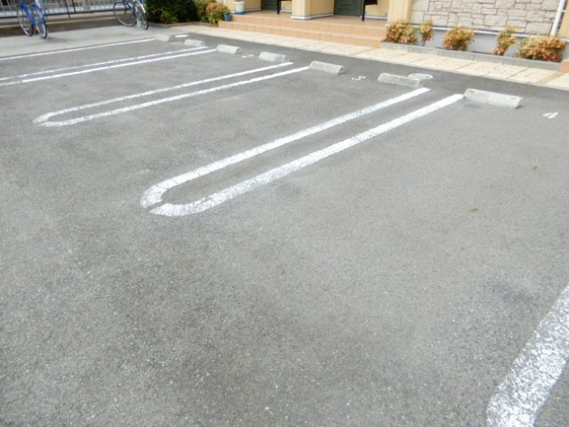 トレ　テゾーロの駐車場