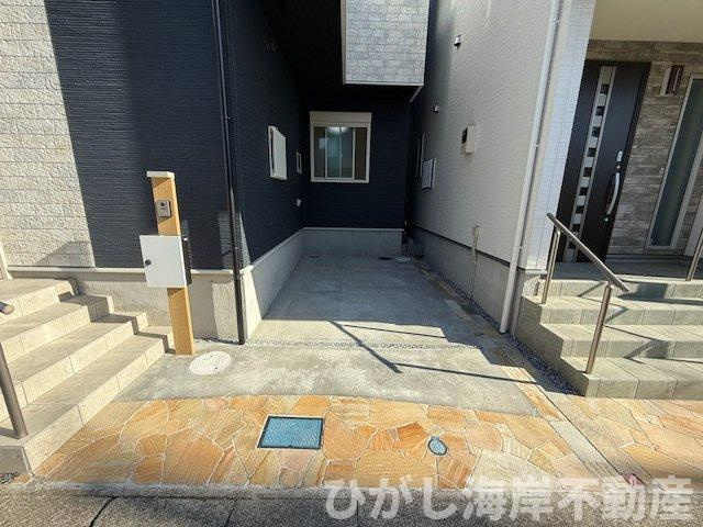 藤沢市城南1丁目　新築戸建　　全２棟の駐車場|駐車スペース