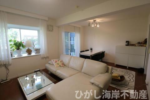 茅ヶ崎緑が浜シティハウスの居間・リビング|18帖　LDK