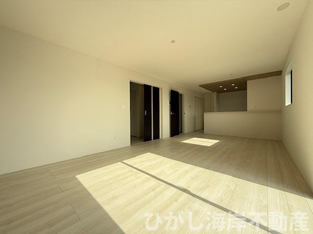 平塚市大島　新築戸建　全４棟の居間・リビング|20帖　LDK
