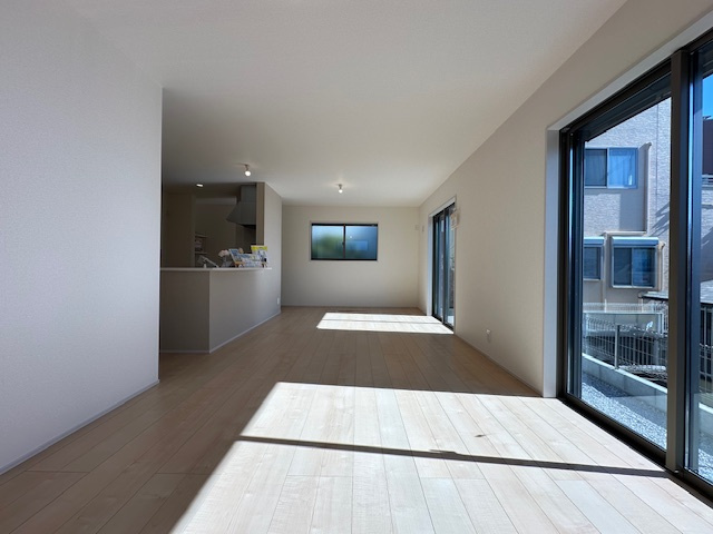 茅ヶ崎市南湖4丁目　新築戸建　全2棟　の洋室|12月5日撮影　建築中　7帖　洋室