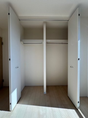 茅ヶ崎市南湖4丁目　新築戸建　全2棟　の寝室|12月5日撮影　建築中　5.2帖　洋室