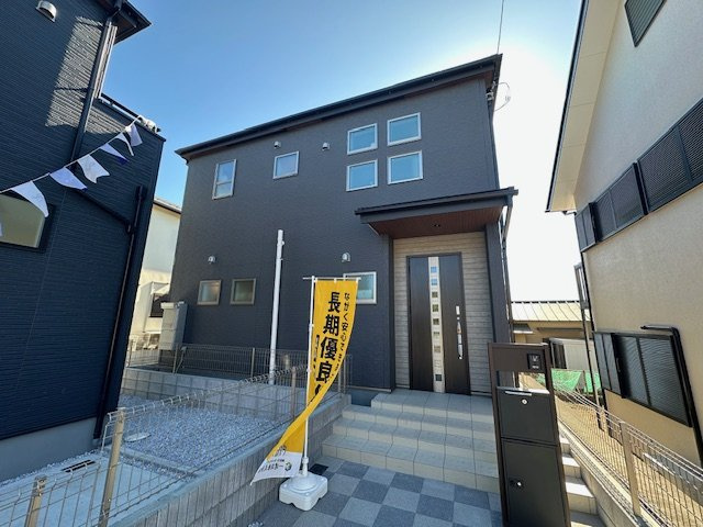 茅ヶ崎市南湖4丁目　新築戸建　全2棟　の外観|12月5日撮影　外構工事中　現地外観