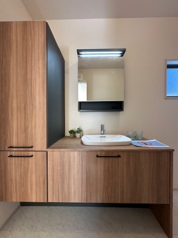 茅ヶ崎市南湖4丁目　新築戸建　全2棟　の駐車場|12月5日撮影　外構工事中　駐車スペース