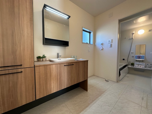 茅ヶ崎市南湖4丁目　新築戸建　全2棟　の玄関|12月5日撮影　建築中　玄関