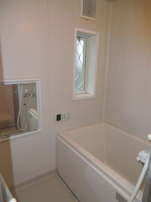 落ち着いた空間のお風呂です