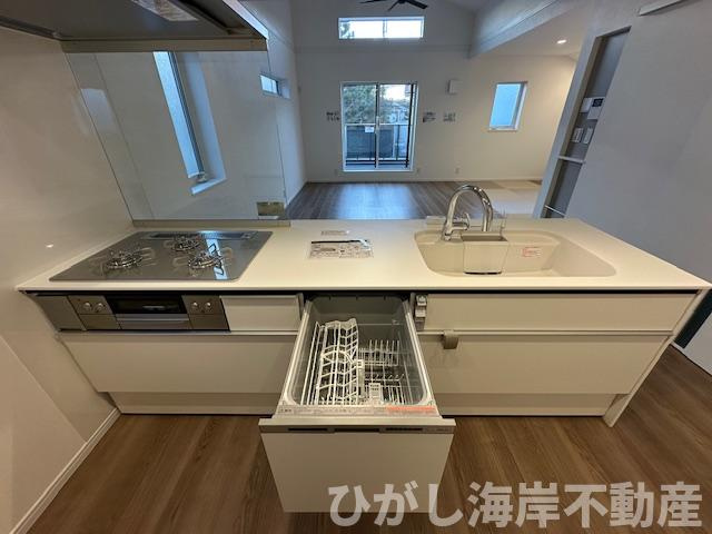 茅ヶ崎市東海岸南4丁目　新築戸建　全2棟のキッチン|食洗器付きシステムキッチン