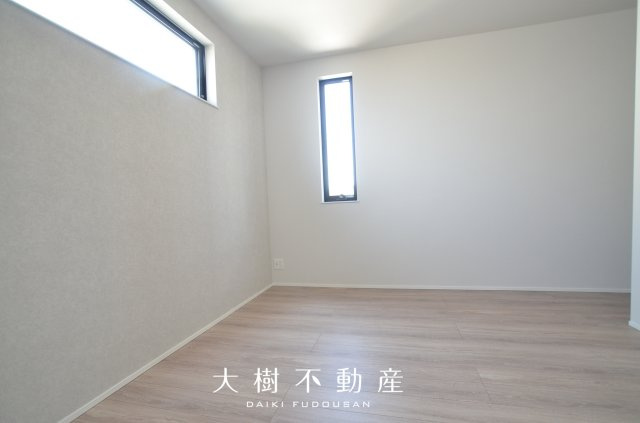 【洋室】 | 海老名市下今泉4丁目　新築戸建て　全3棟【仲介手数料無料】 | 2階　洋室1（8.0帖）