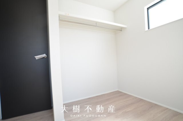 【洋室】 | 海老名市下今泉4丁目　新築戸建て　全3棟【仲介手数料無料】 | 2階　洋室4（5.2帖）クローゼット