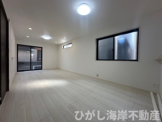 藤沢市鵠沼海岸7丁目　新築戸建　全３棟の居間・リビング|18.3帖　床暖房付LDK