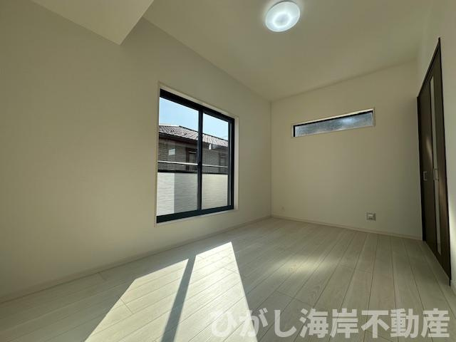 藤沢市鵠沼海岸7丁目　新築戸建　全３棟の内装|7.5帖　洋室