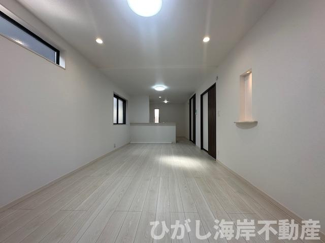 藤沢市鵠沼海岸7丁目　新築戸建　全３棟のダイニング|18.3帖　床暖房付LDK