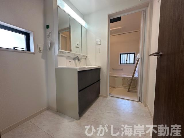 藤沢市鵠沼海岸7丁目　新築戸建　全３棟の脱衣所|脱衣スペース