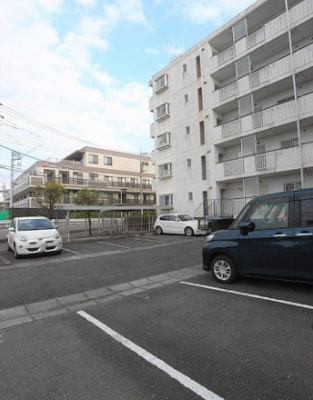 【駐車場】 | 志木アーバンハイツ | 車をお持ちの方に嬉しい駐車場付きの物件です