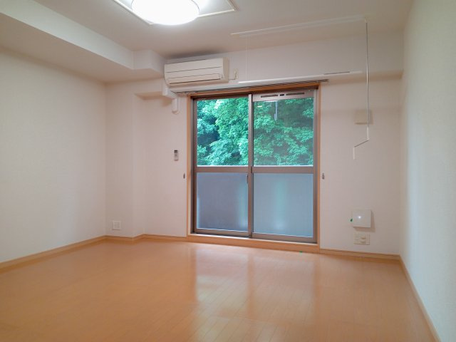 川崎市麻生区黒川の賃貸マンションの居間・リビング