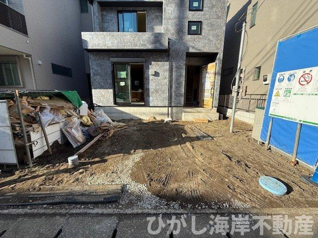 平塚市平塚１丁目　新築戸建　全1棟の駐車場|11月10日撮影　工事中　駐車スペース
