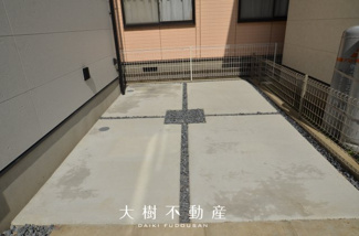 【駐車場】