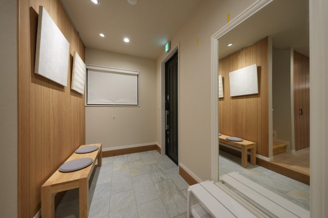 伊東市八幡野プールの家の玄関