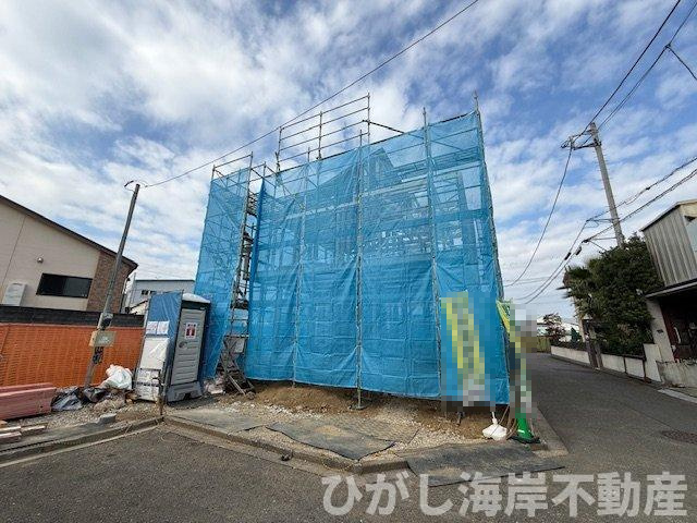 平塚市大神3丁目　新築戸建の前面道路含む現地写真|11月8日撮影　建築中　現地外観