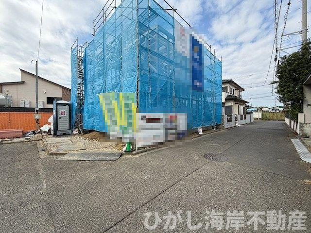 平塚市大神3丁目　新築戸建の前面道路含む現地写真|11月8日撮影　建築中　現地外観