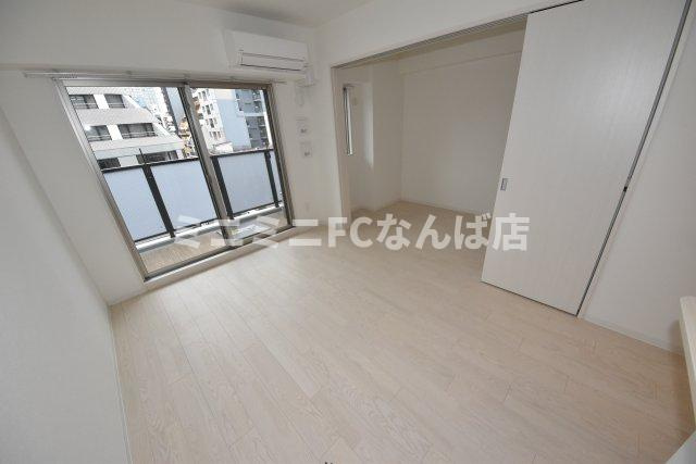 アドバンス大阪城ベレッツァの居間・リビング