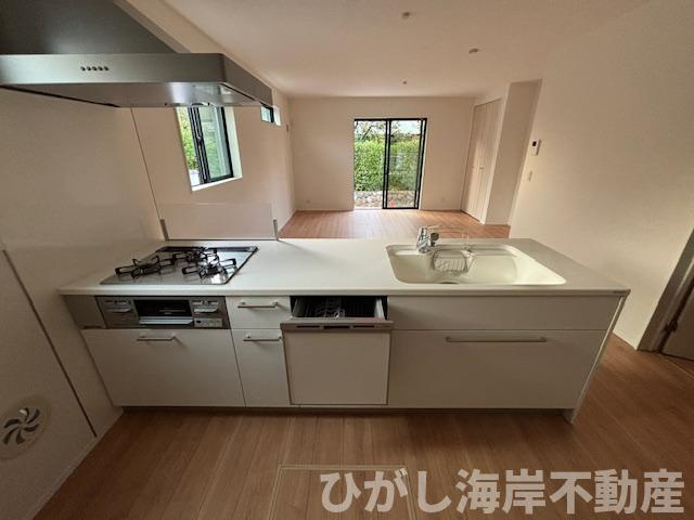 藤沢市鵠沼海岸3丁目　新築戸建　のキッチン|食洗器付きシステムキッチン