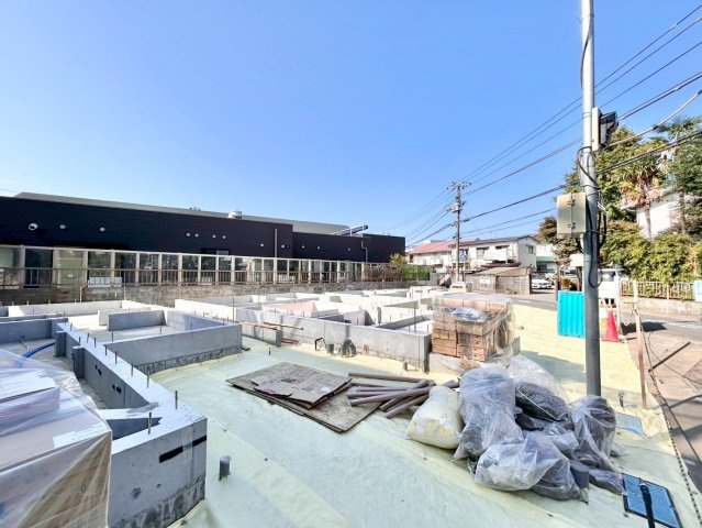 杉並区阿佐谷北6丁目　新築戸建　全3棟の外観|2025.10.30撮影

現地ご見学希望・資料請求などお気軽にお問い合わせ下さい！
03-5990-5201