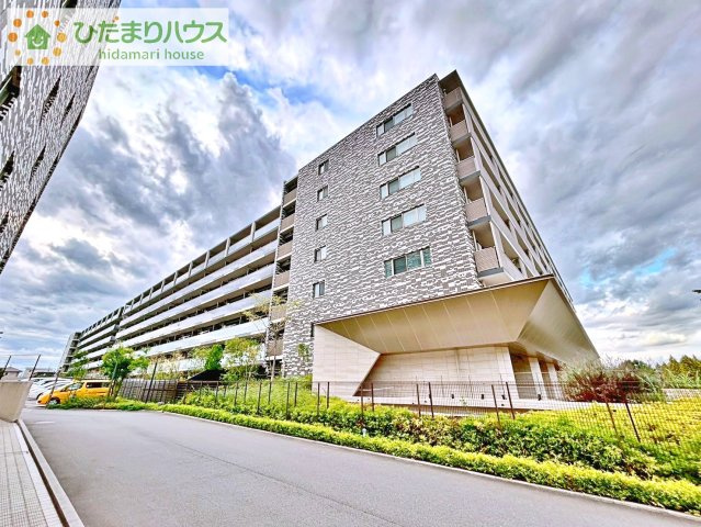 【外観】 | レーベン守谷ザ・スクエア　ウエストコート | 角部屋！ヨークタウン守谷隣接でお買い物利便もあり「床暖房・ディスポーザー・エネファーム搭載の先進住宅」3LDKの床暖房つきのお部屋♪