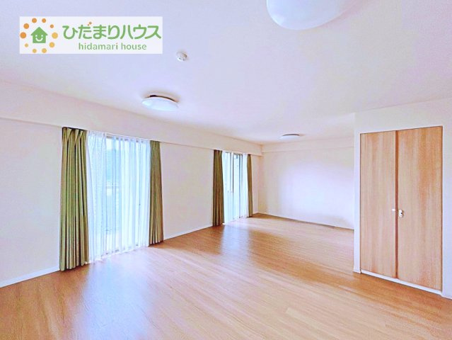 【居間・リビング】 | レーベン守谷ザ・スクエア　ウエストコート | 「光と風を感じる、快適な90㎡の住まい」3LDKの床暖房つきのお部屋♪２重のサッシとなります※画像はイメージとなります。