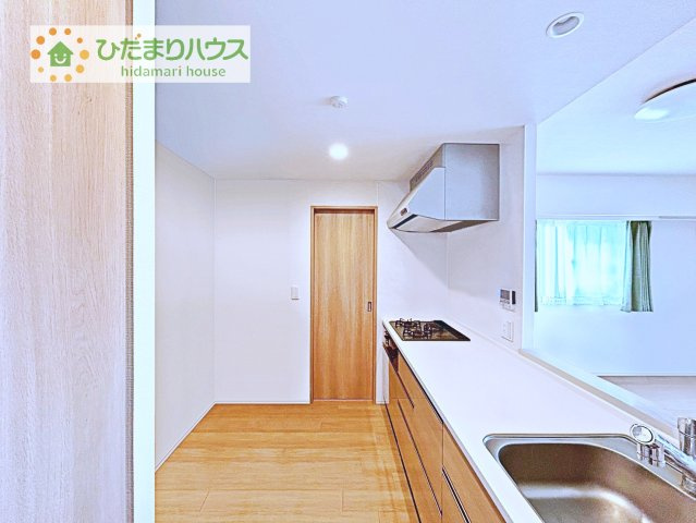 【キッチン】 | レーベン守谷ザ・スクエア　ウエストコート | ディスポーザー付きのキッチンは生ゴミもラクラク。※画像はイメージとなります。