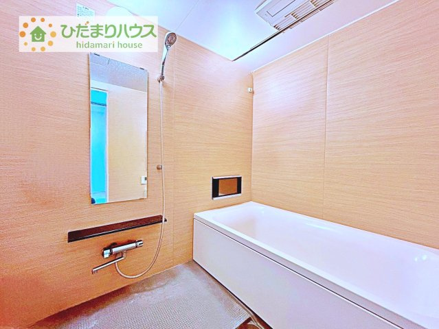 【浴室】 | レーベン守谷ザ・スクエア　ウエストコート | マイクロバブルトルネード♪清潔感のある浴室は自分一人のリラックス空間を演出してくれます。もちろんお子様と一緒でも十分な広さがあり快適です