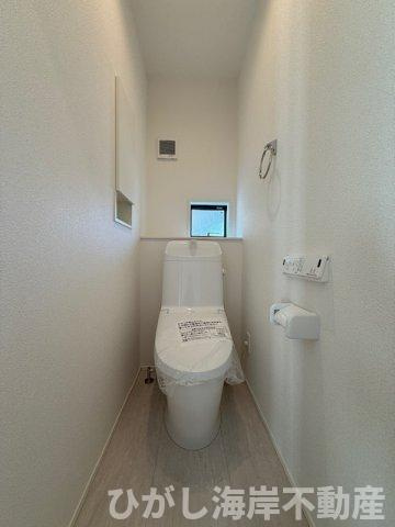 平塚市中里　新築戸建　全２棟のトイレ|洗浄機能付きお手洗い