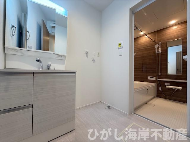 平塚市中里　新築戸建　全２棟の脱衣所|脱衣スペース