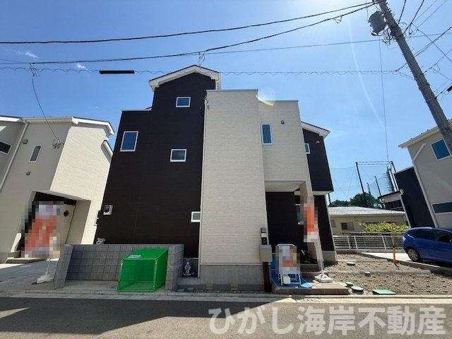 茅ヶ崎市香川5丁目　新築戸建　全10棟の外観|4月16日撮影　外構工事中　現地外観
