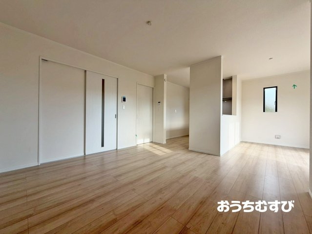 守山区大森北1丁目（残1棟）の居間・リビング