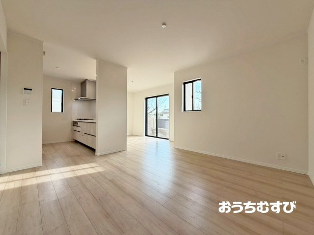 守山区大森北1丁目（残1棟）の居間・リビング