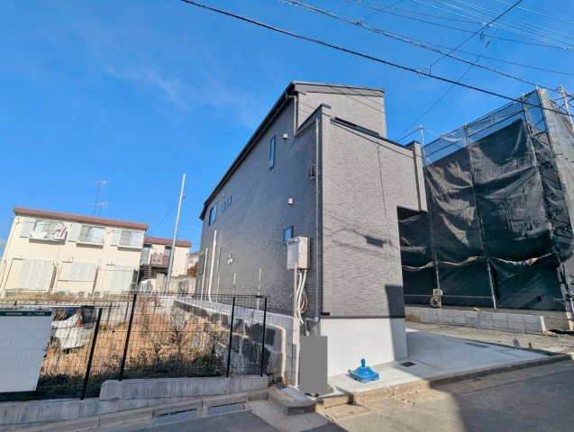 練馬区羽沢2丁目 全3棟 1号棟の前面道路含む現地写真|羽沢2丁目の落ち着いた住宅地に誕生しました
生活しやすい住環境
スーパー、コンビニも近く毎日のお買い物も快適です