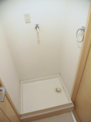 【洗面所】 | エルディムナツメＤ | スペースが確保できる洗面所です