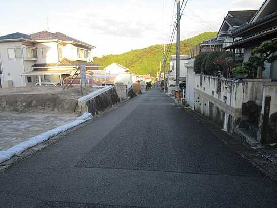 【前面道路含む現地写真】