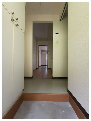 コルヴェールＫの玄関