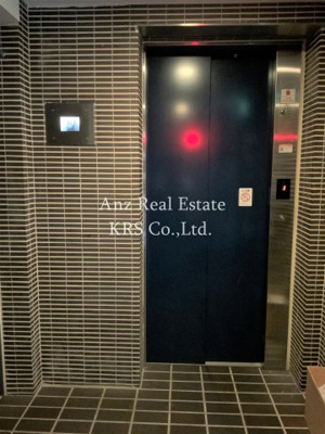 【ロビー】 | アクア阿波座 | エレベーターは防犯カメラが付いているので、安心です♪