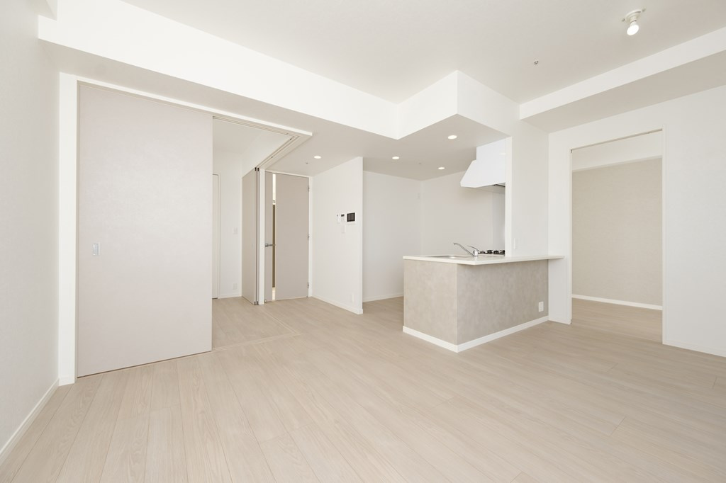 エンクレスト天神南PUREの居間・リビング|こちらのリビングで趣味の時間をお楽しみください