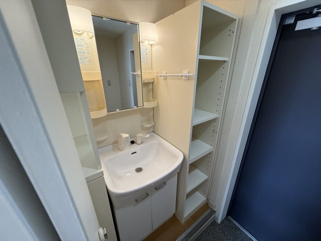 プレステージ天神Ⅳの独立洗面台