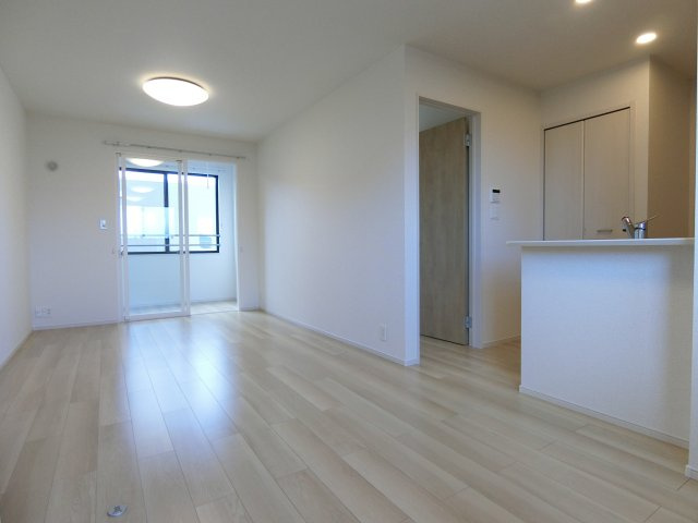 ブルーオーシャン・レジデンスＡの居間・リビング