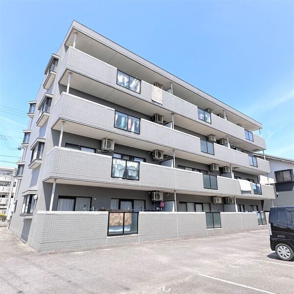 ロイヤル柴田の外観