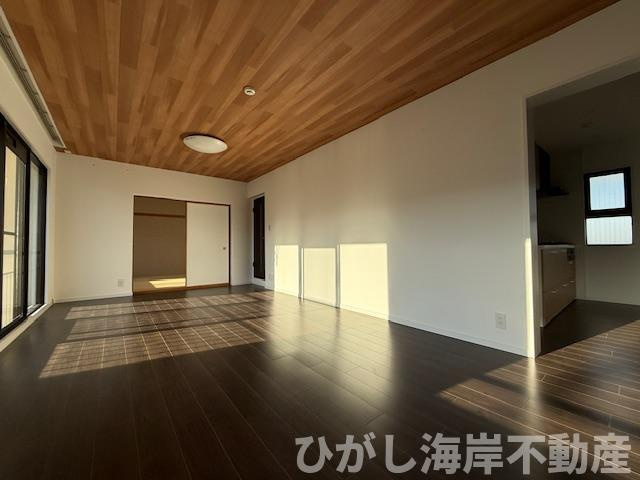 ライフコア茅ヶ崎の居間・リビング|新規リフォーム完了！　16.3帖　LDK