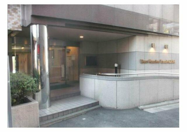 ライオンズマンション山吹町のエントランス