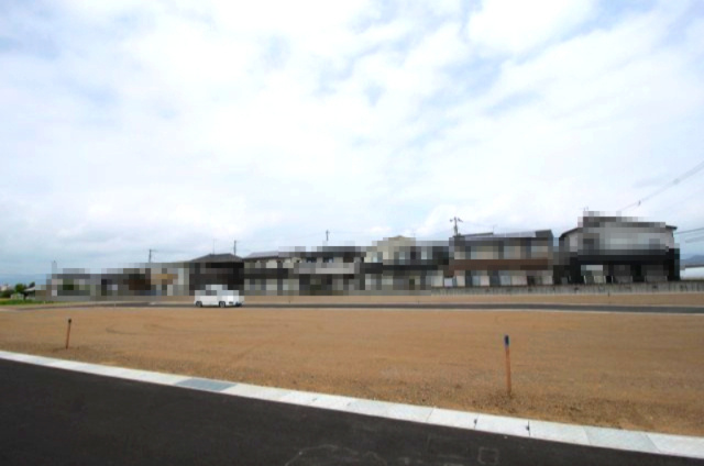 香南市野市町西野　新築戸建　⑦　駐車場５台　（全2棟）の外観|南側から